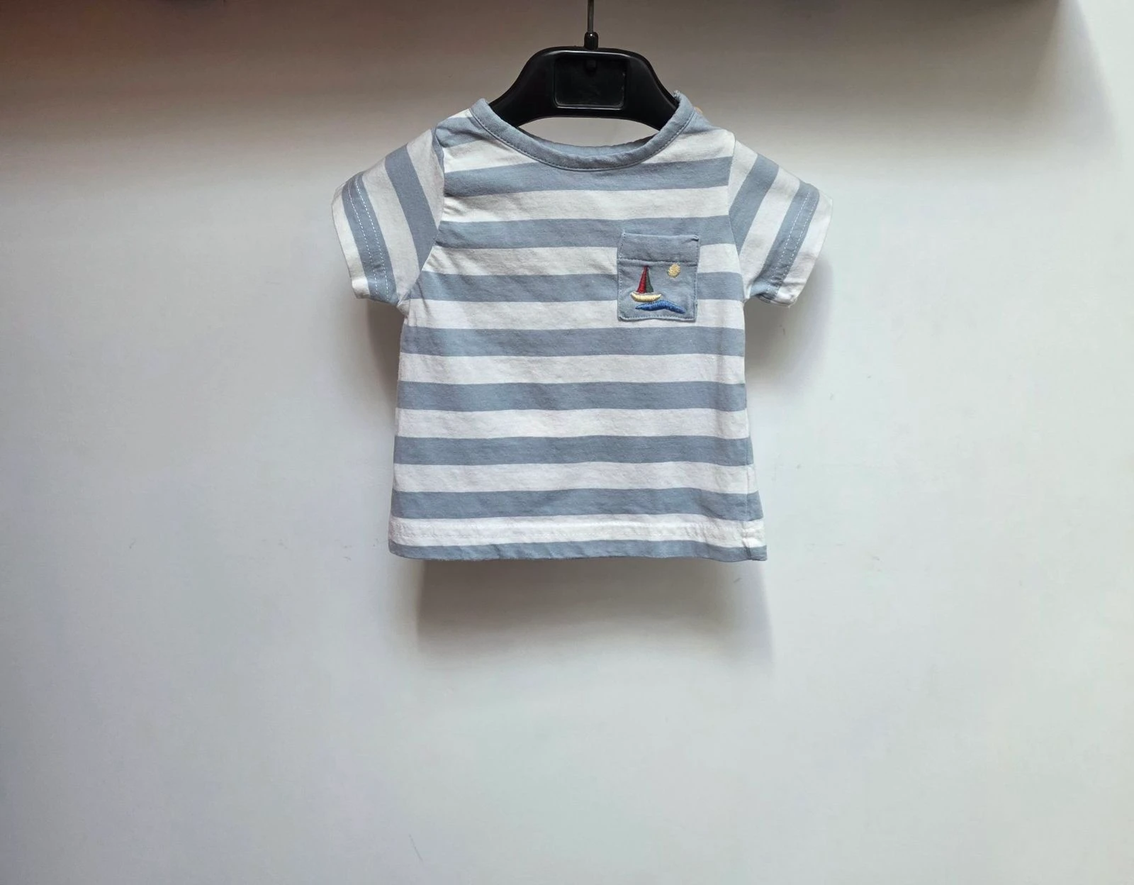T-shirt rayé bleu et blanc poche brodée bateau Bouchara Taille 3 mois